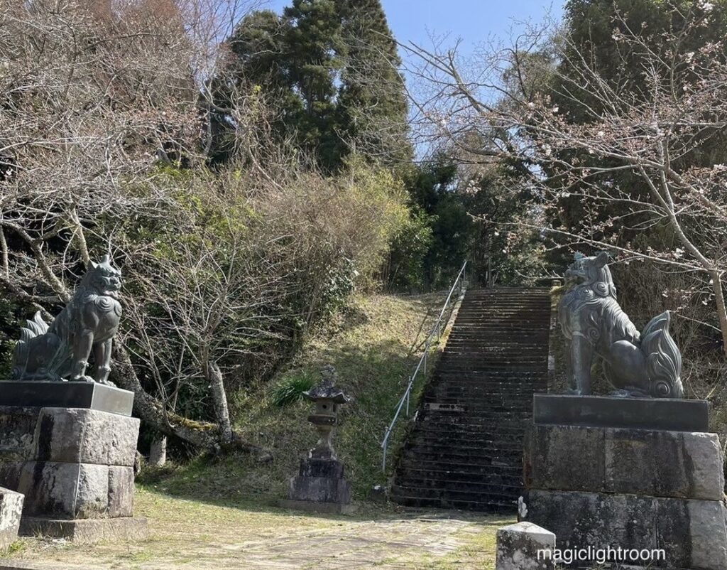 とある天之御中主神神社の狛犬さん